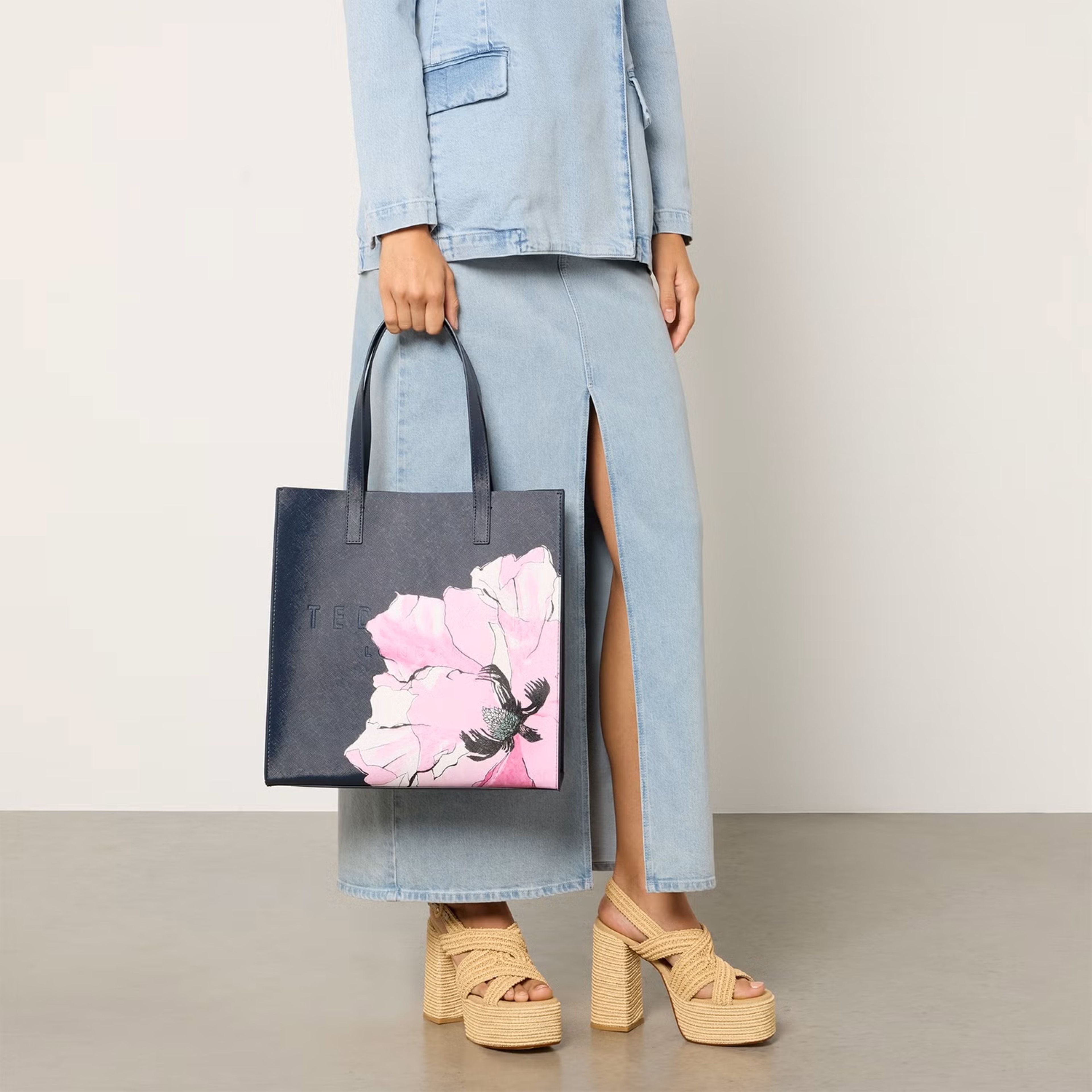 Women's Milicon-Floral Printed Large Icon Bag Navy Ted Baker South Africa Bellabags
