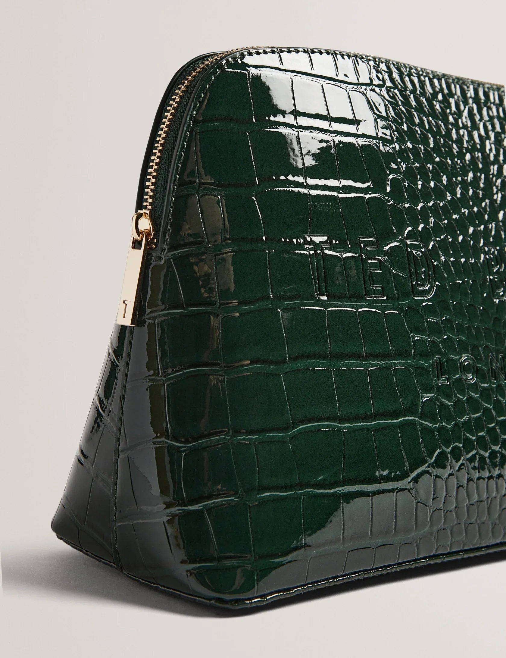 Women's CROCANA-Imitation Croc Large Washbag Ted Baker South Africa Bellabags