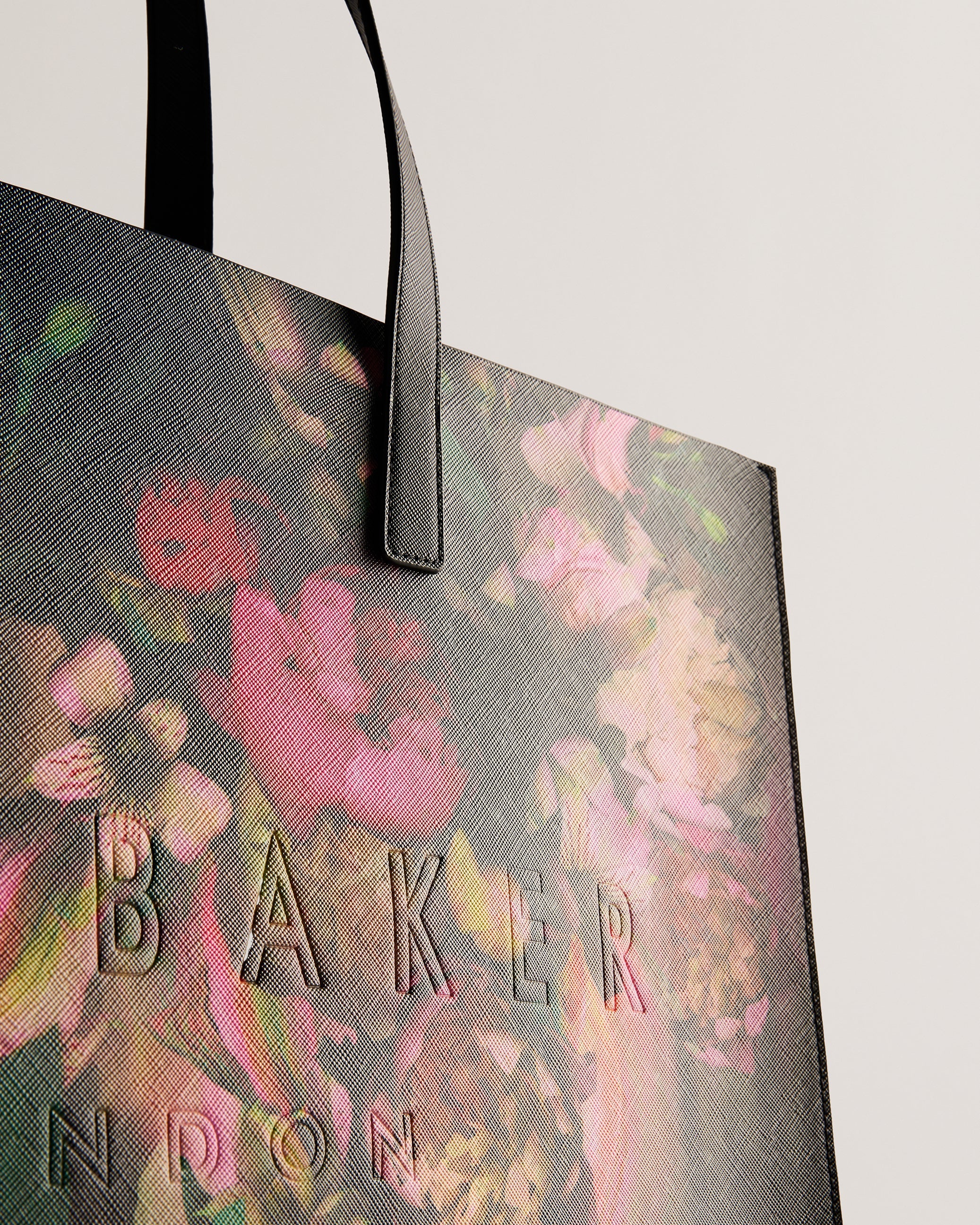 Women's Safyna-Printed Extra Large Icon Bag Jet-Black Ted Baker South Africa Bellabags