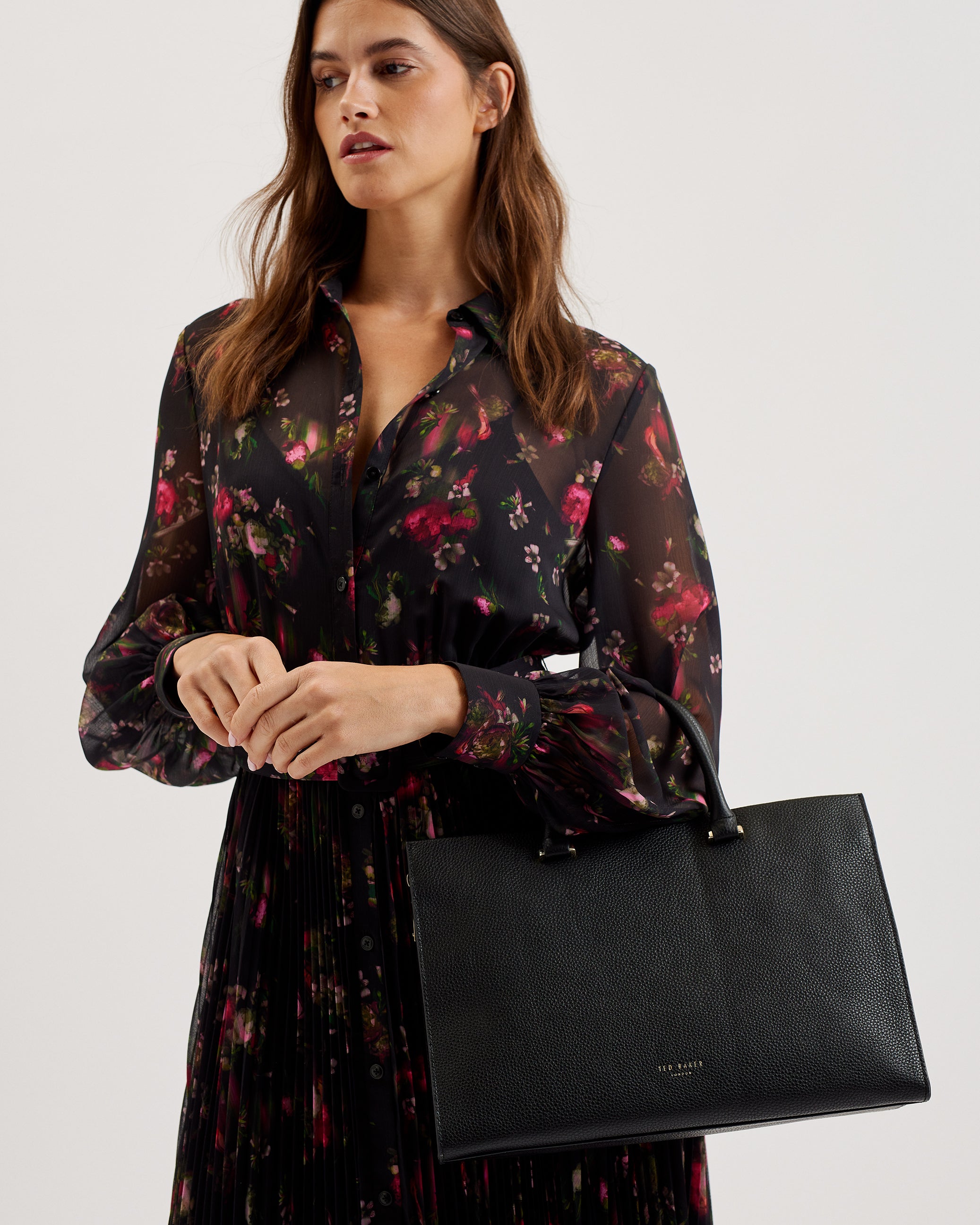 Women's Rosane-Bar Detail Medium Tote Bag Black Ted Baker South Africa Bellabags