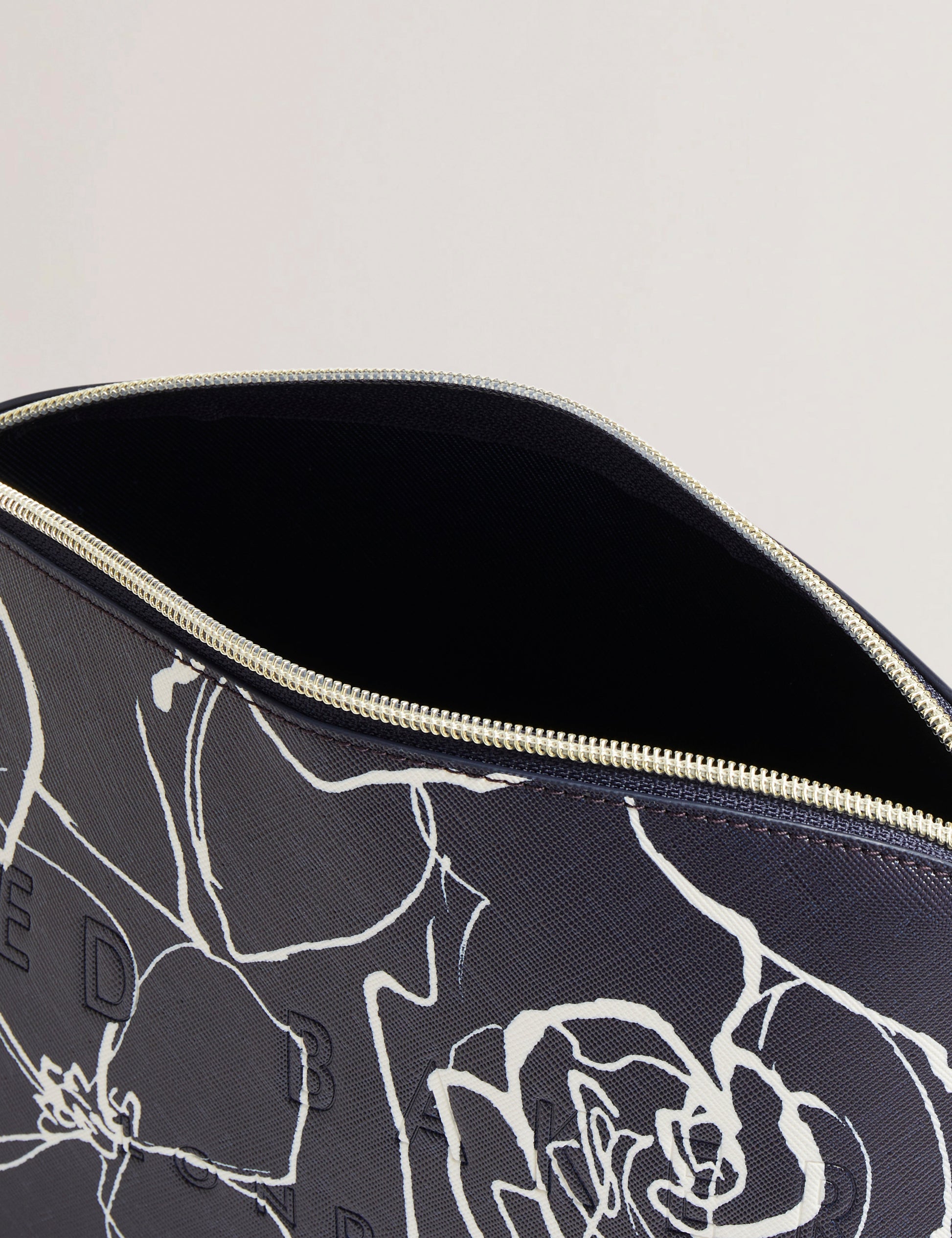 Women's ALIUMI-Linear Rose Large Washbag Navy Ted Baker South Africa