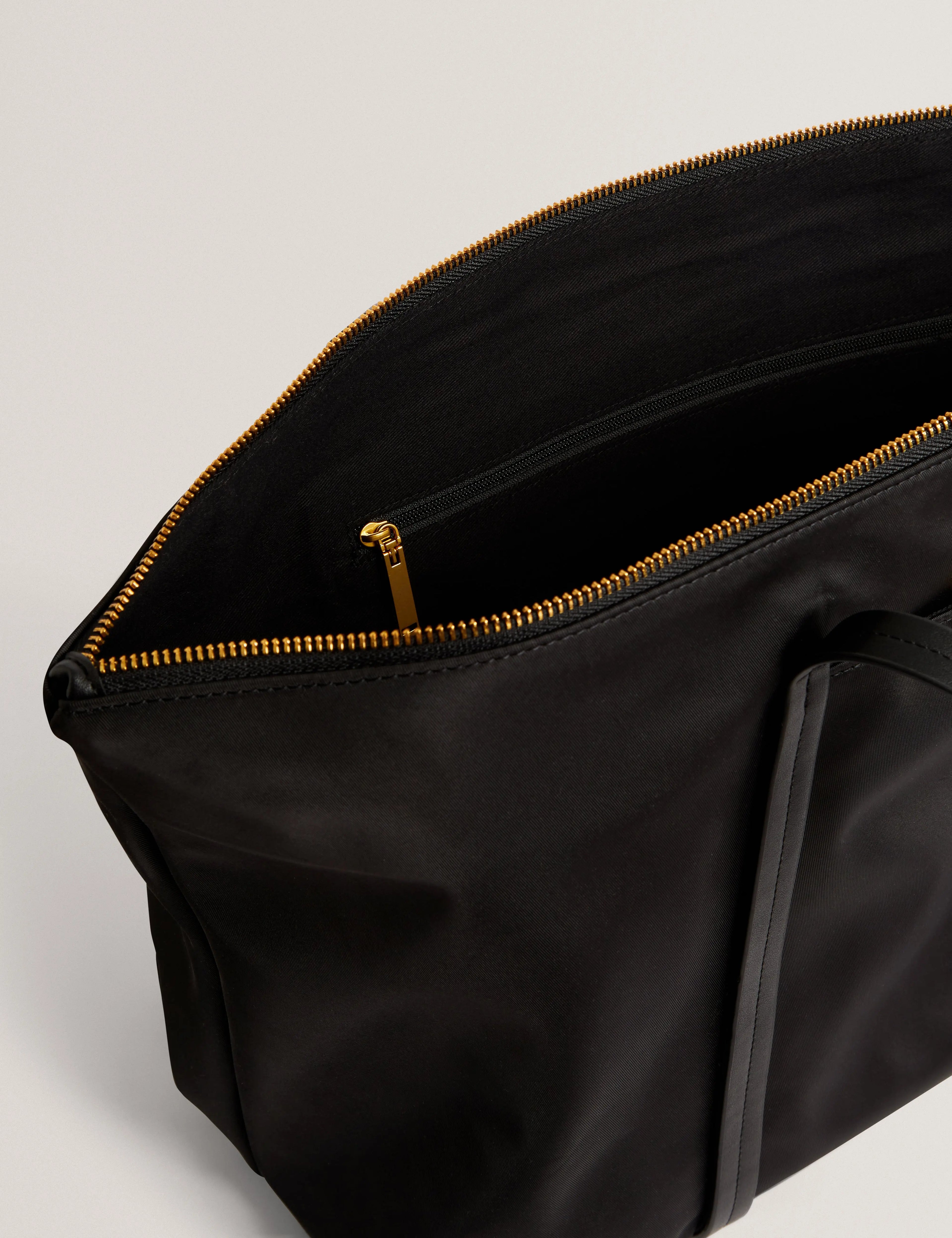 NYCOLE: Nylon Large Tote Bag - Bellabags Ted Baker