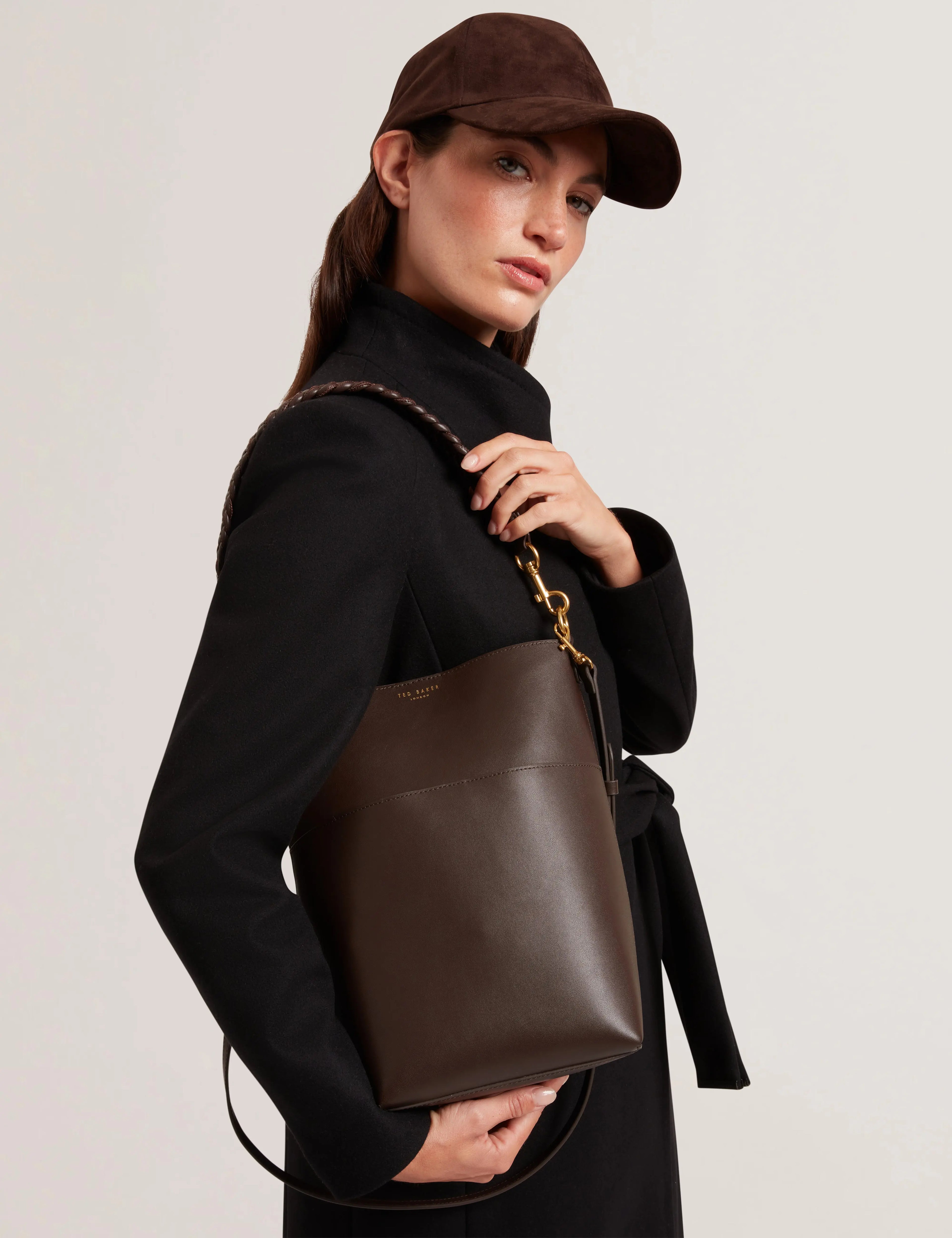 WANNDA: Weave Handle Leather Medium Bucket Bag - Bellabags Ted Baker