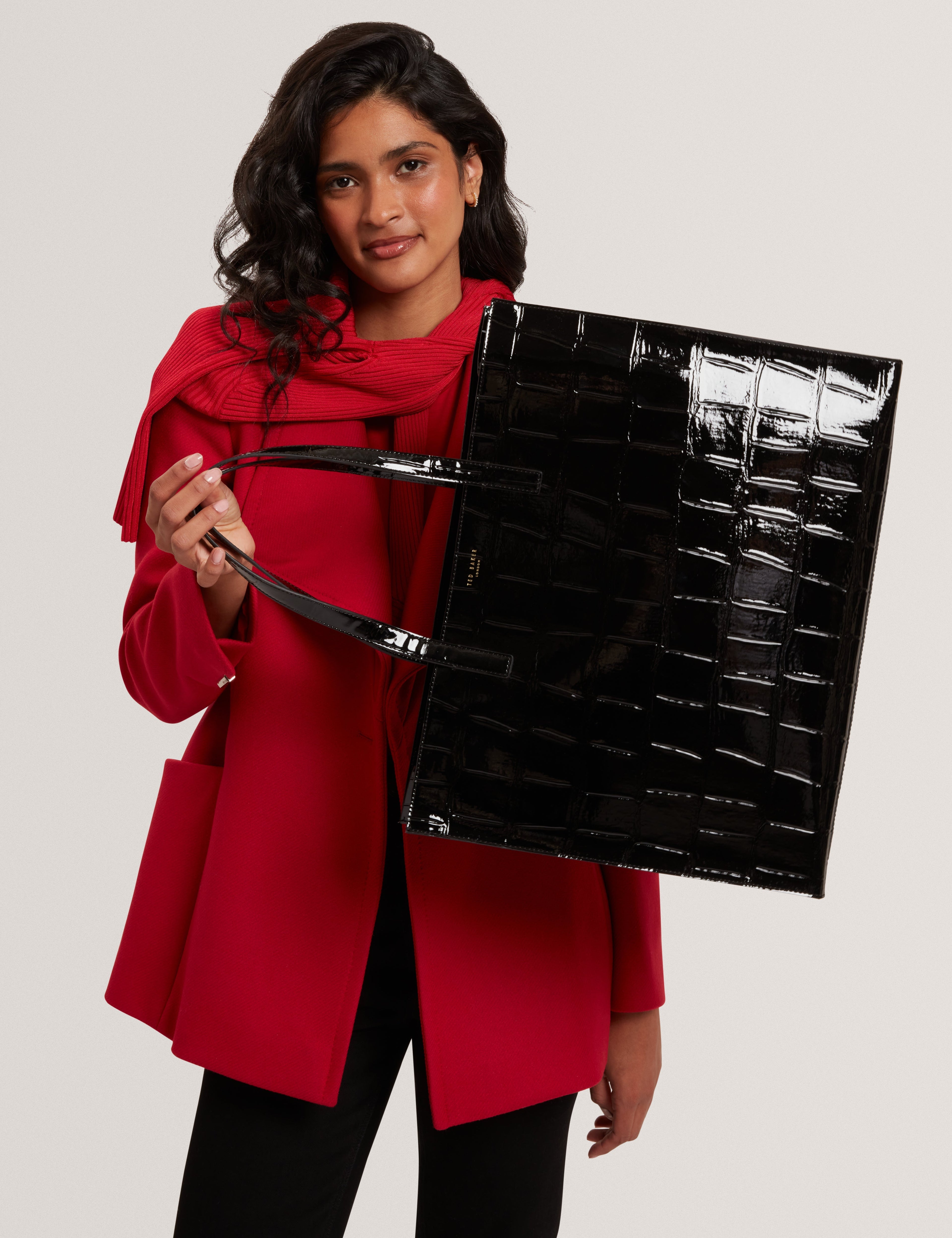 Women's VIVVIEN: Croc Effect Extra Large Icon Bag Ted Baker South Africa Bellabags