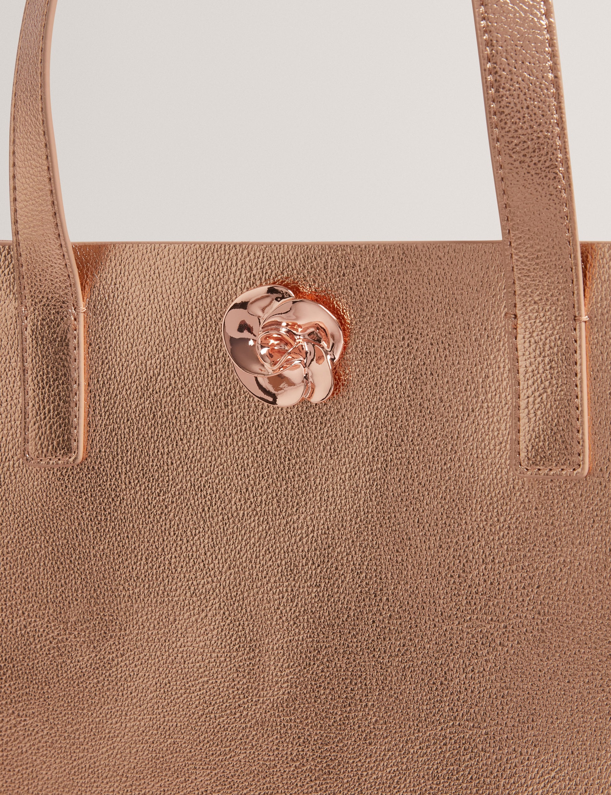 ROSMAH: Rose Detail Metallic Large Icon Bag Ted Baker South Africa