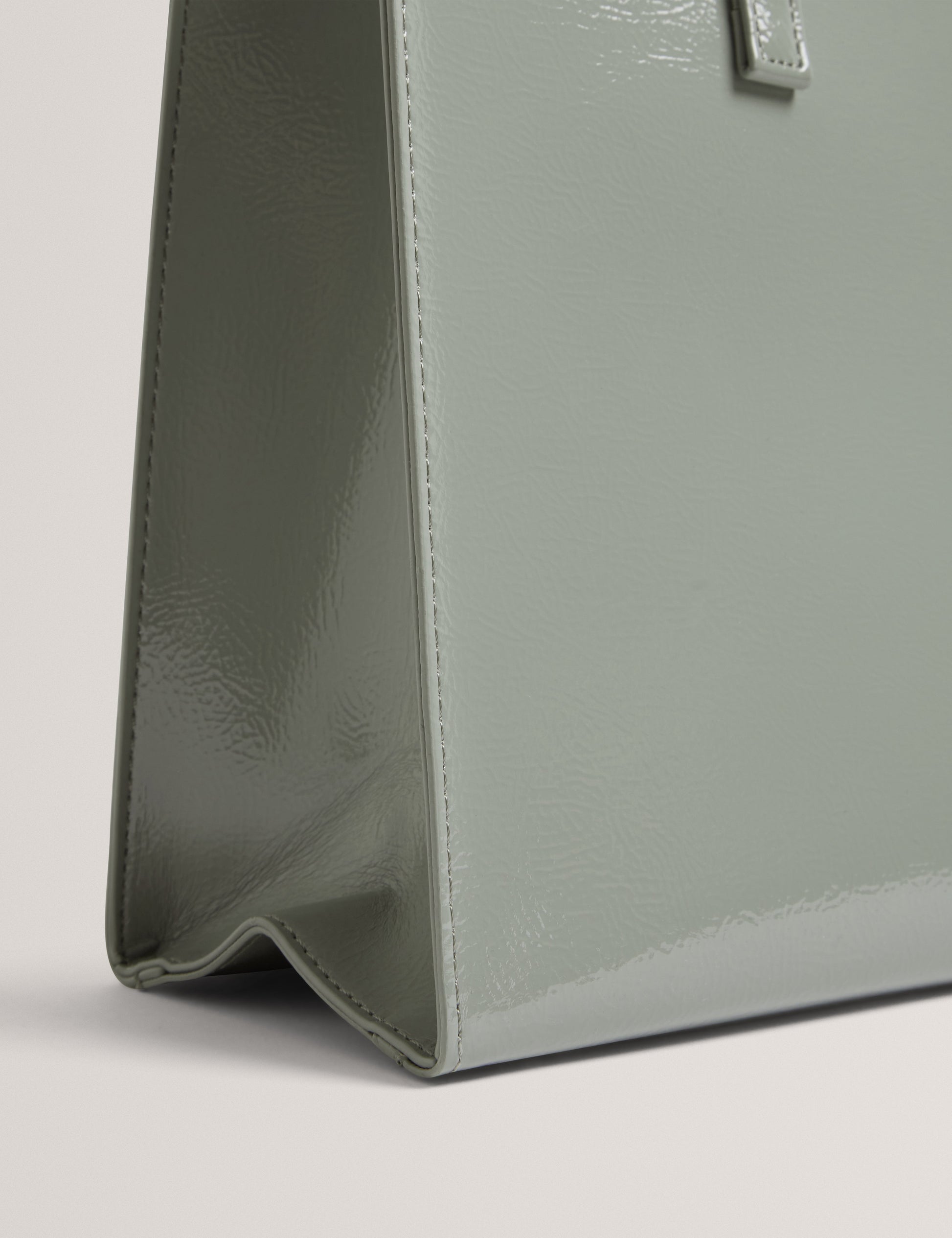 CRINELL: Elongated Crinkle Icon Bag Ted Baker South Africa