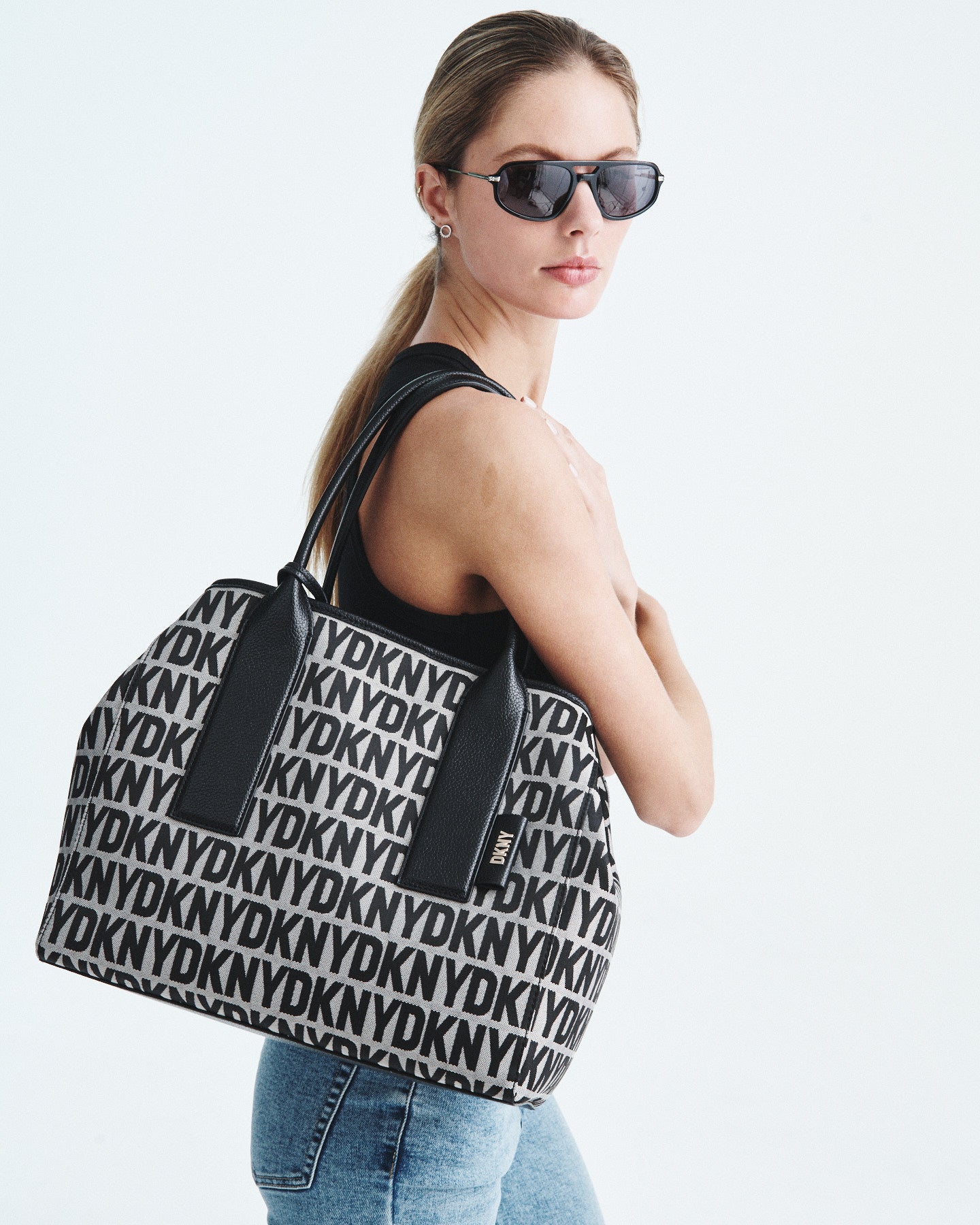 GRAYSON TOTE - By DKNY - Invoque