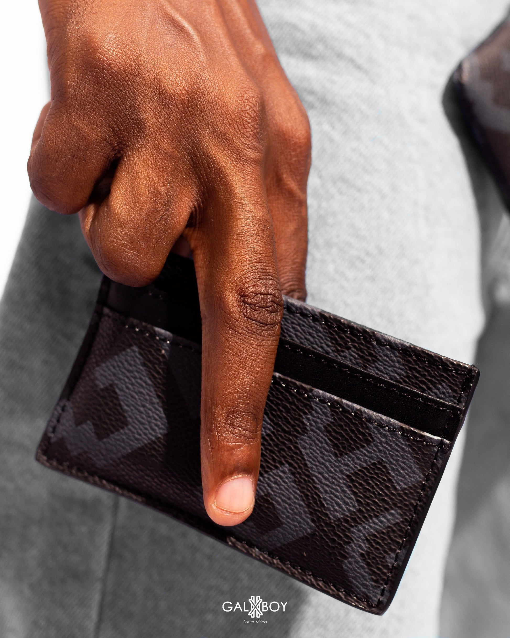 CARD HOLDER - By GALXBOY - Invoque