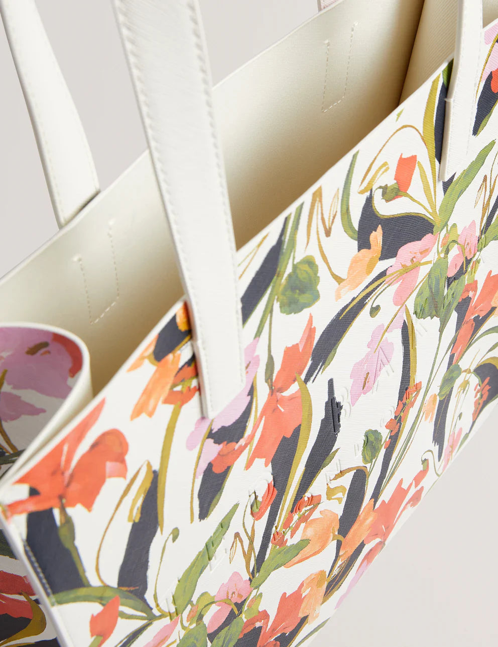 Women's FLOWELA-Floral Printed Medium Icon Bag Ted Baker South Africa Bellabags