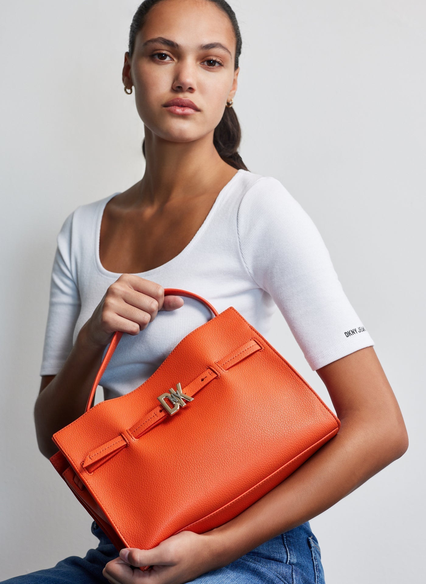 BUSHWICK SMALL SHOULDER BAG - By DKNY - Invoque